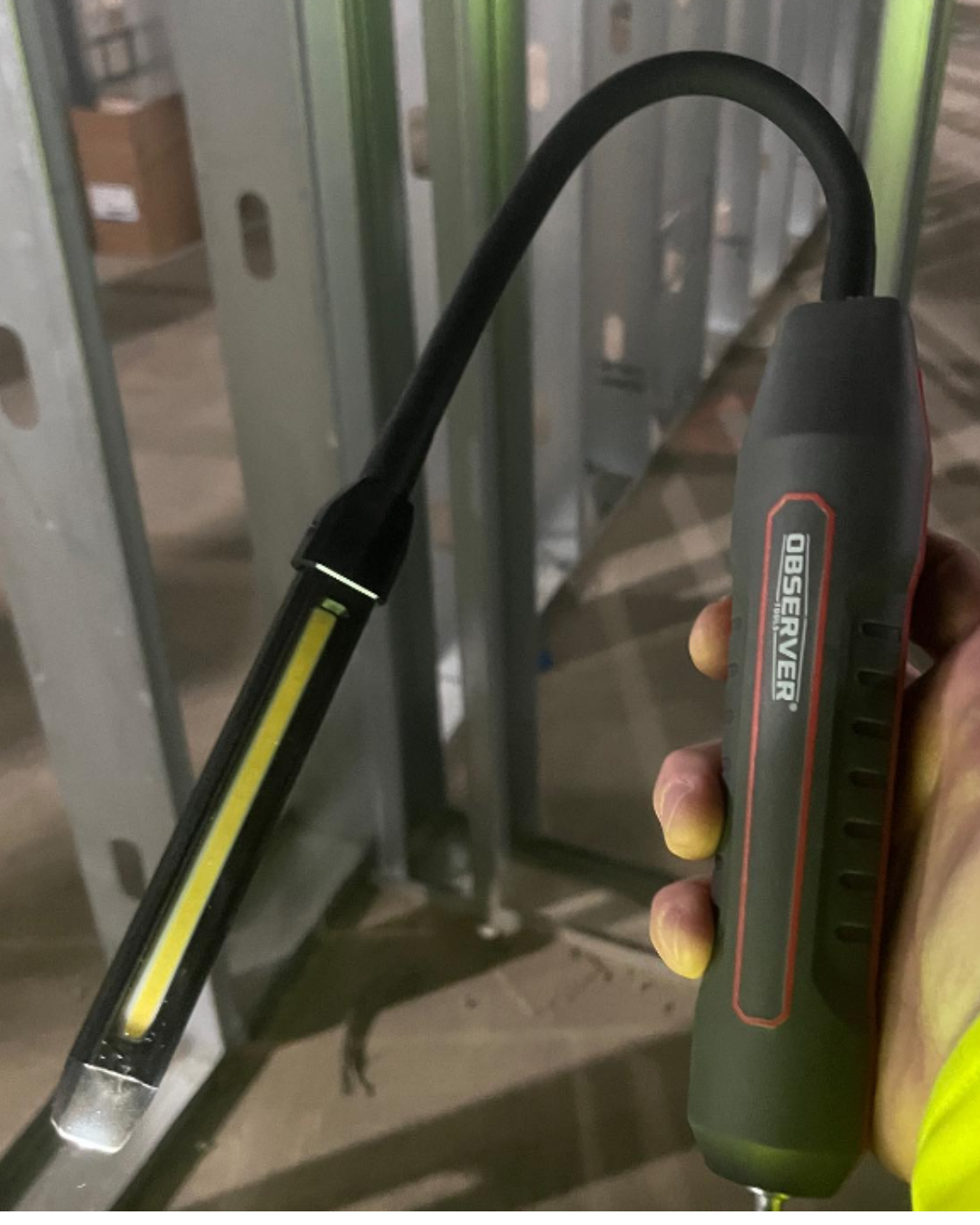 600 Lumen Dual-Lamp LED Rechargeable Slim Light with Stepless Dimming, Flexible Neck, and Magnetic-Pivoting Base